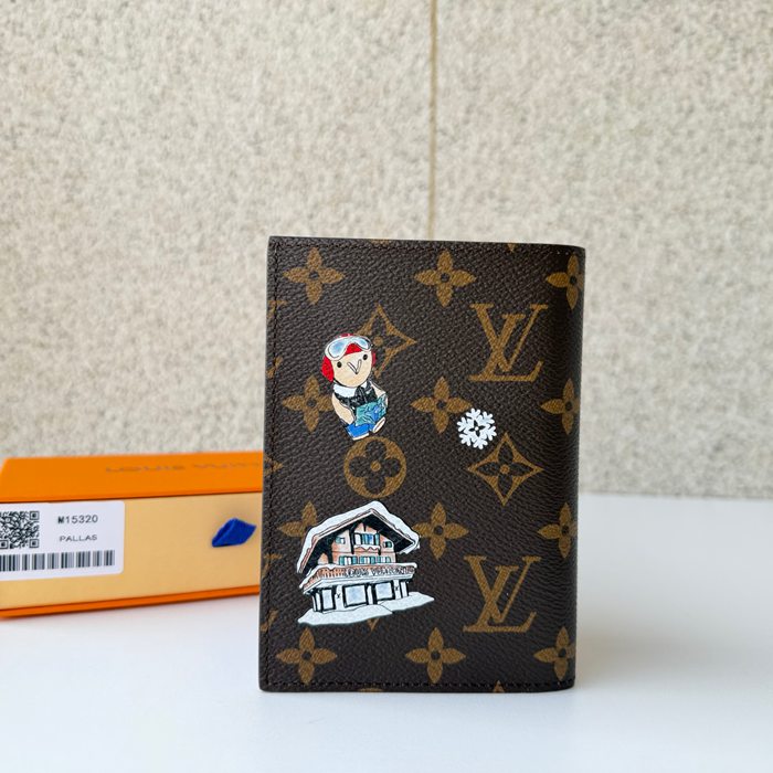 LOUIS VUITTON M15320 パスポートケース ヴィヴィエンヌ サイズ:10x14x2.5cm