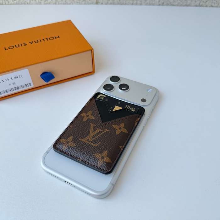 LOUIS VUITTON M13185 マグネットカードケース モノグラムエクリプス サイズ:9.5x6.5x0.5cm