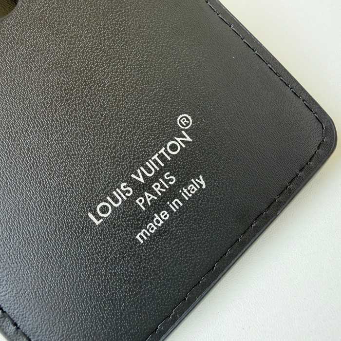 LOUIS VUITTON M13185 マグネットカードケース モノグラムエクリプス サイズ:9.5x6.5x0.5cm
