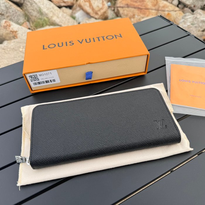 LOUIS VUITTON M31071 ジッピー長財布 ホリゾンタル エピ サイズ:21x2.5x10cm