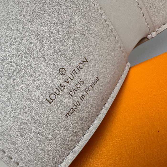 LOUIS VUITTON M82835 カピシーヌ コンパクト財布 ホワイト サイズ:13.5x9.5cm