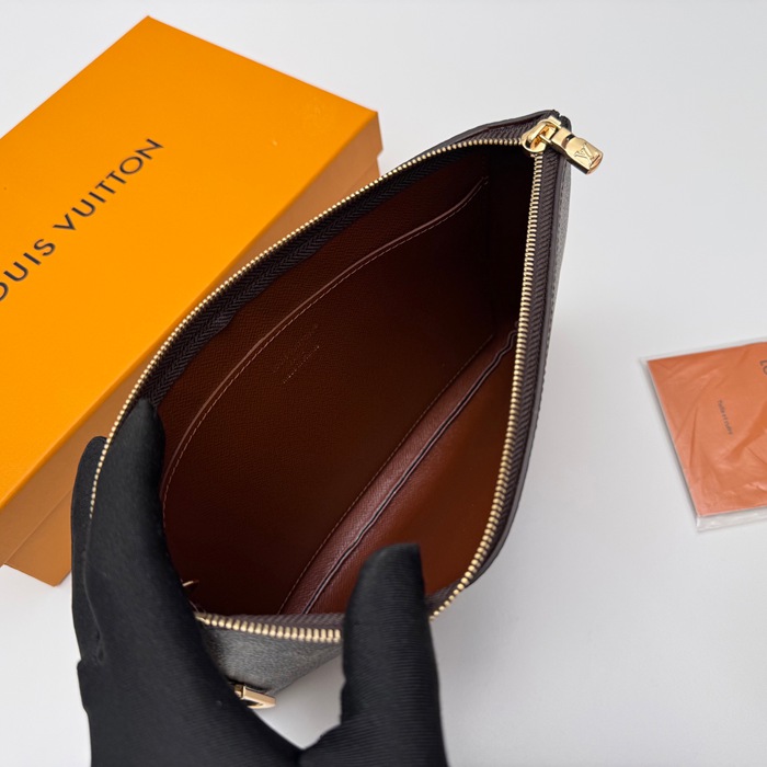 LOUIS VUITTON M13560 ポシェット クレ 中 モノグラム サイズ:24x15.5cm