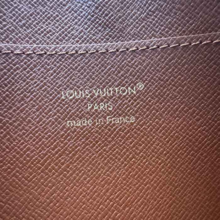 LOUIS VUITTON M13560 ポシェット クレ 中 モノグラム サイズ:24x15.5cm
