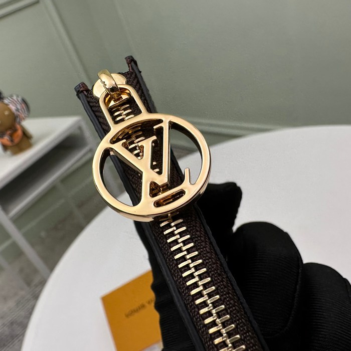 LOUIS VUITTON M81880 ロミーカードケース モノグラム サイズ:12x8x0.8cm
