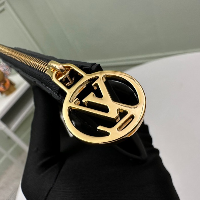 LOUIS VUITTON M81883 ロミー名刺ケース モノグラムアンプラント サイズ:12x8x0.8cm
