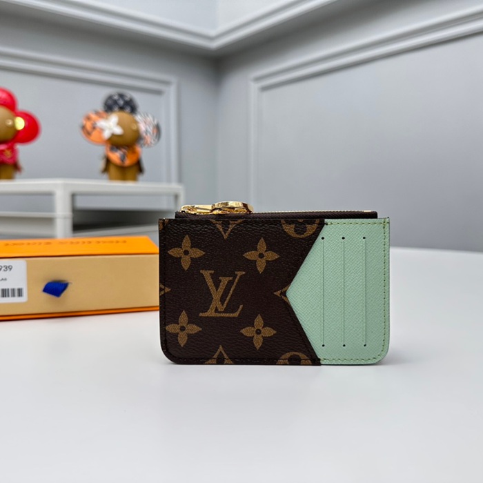 LOUIS VUITTON M82939 ロミーカードケース モノグラム サイズ:12x8x0.8cm LOUIS VUITTON M82939 ロミーカードケース モノグラム サイズ:12x8x0.8cm