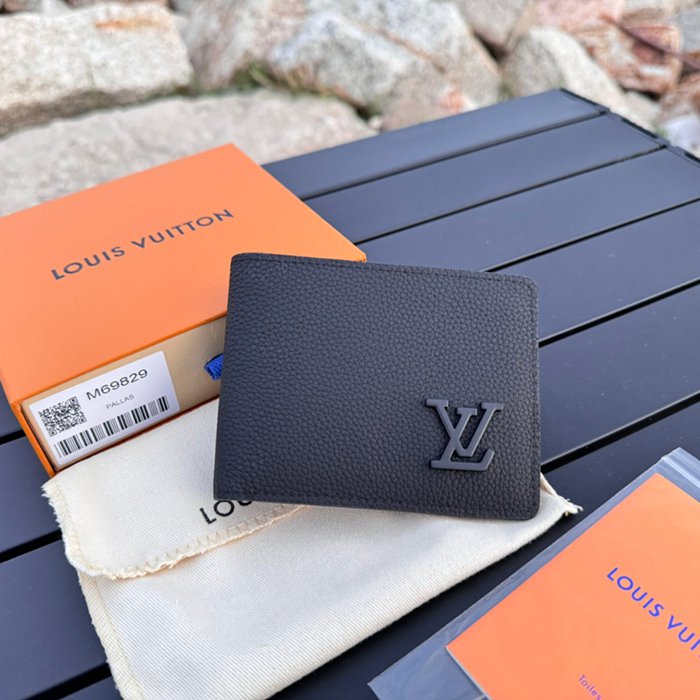 LOUIS VUITTON M69829 マルチプル短財布 LVエアログラム サイズ:11.5x9x1.5cm