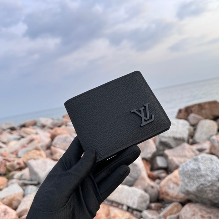 LOUIS VUITTON M69829 マルチプル短財布 LVエアログラム サイズ:11.5x9x1.5cm
