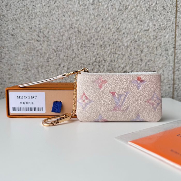 LOUIS VUITTON M25597 ポシェット クレ ゼロ財布 モノグラムアンプラント サイズ:12x7x1.5cm LOUIS VUITTON M25597 ポシェット クレ ゼロ財布 モノグラムアンプラント サイズ:12x7x1.5cm