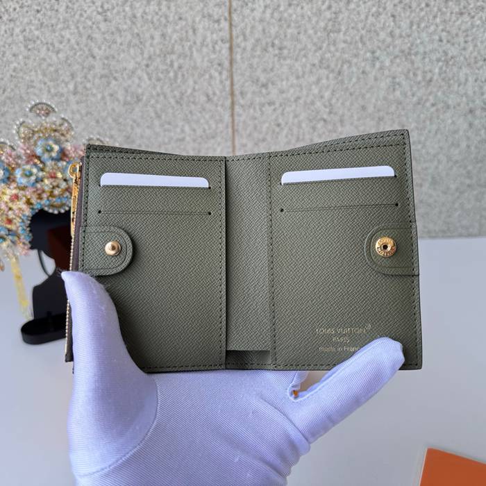 LOUIS VUITTON M25693 リサ財布 モノグラム オリーブ サイズ:9x11.5x1.5cm