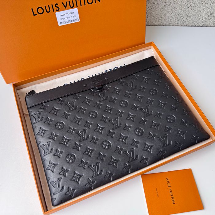 LOUIS VUITTON M62903 ディスカバリーポシェット モノグラムシャドウ サイズ:34x25cm