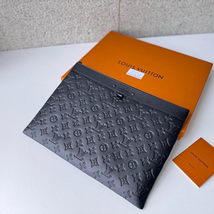 LOUIS VUITTON M62903 ディスカバリーポシェット モノグラムシャドウ サイズ:34x25cm