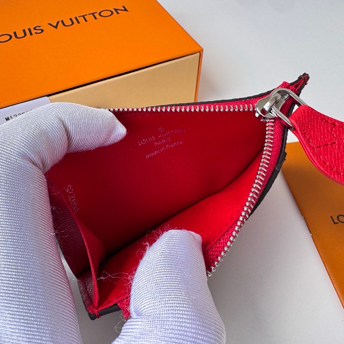 LOUIS VUITTON 12385 ロミーカードケース カラーマニアシリーズ レッド サイズ:12x8x0.8cm