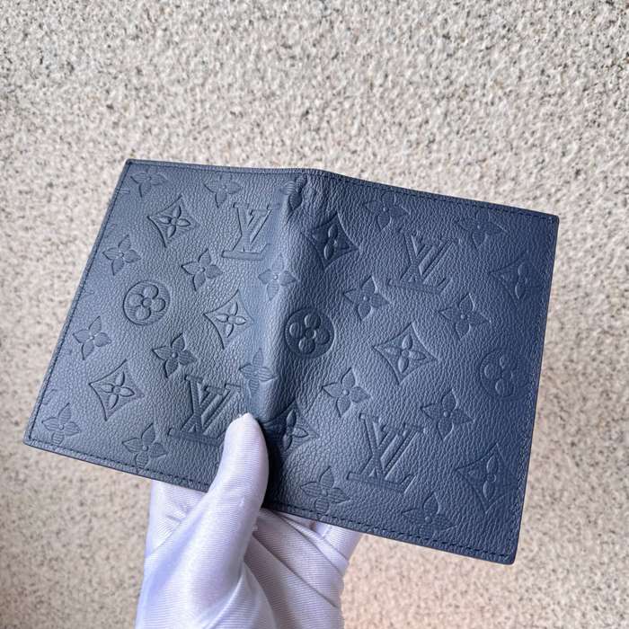 LOUIS VUITTON M14792 パスポートケース モノグラムシャドウ ブルー サイズ:10x14x2.5cm