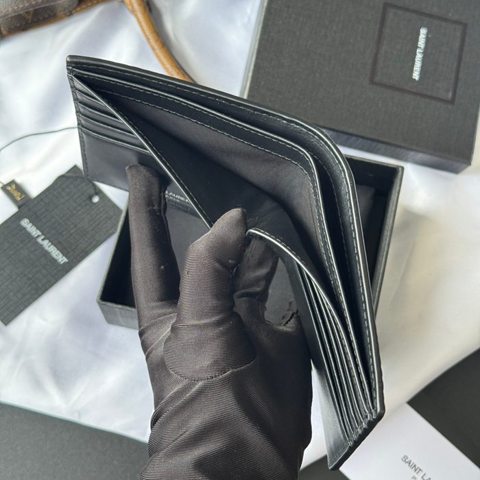 SAINT LAURENT 607727 メンズ対折り財布 ワニ紋 サイズ:11x9.5x2.5cm