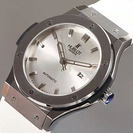 HUBLOT クラシックフュージョン チタニウム 542.ZX.2610.LR シルバー 2024新作 HUBLOT クラシックフュージョン チタニウム 542.ZX.2610.LR シルバー 2024新作