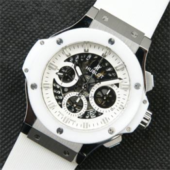 HUBLOT アエロバン スケルトン文字盤 セラミック素材 新品入荷