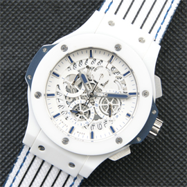 HUBLOT アエロバン ホワイト文字盤 高級デザイン腕時計