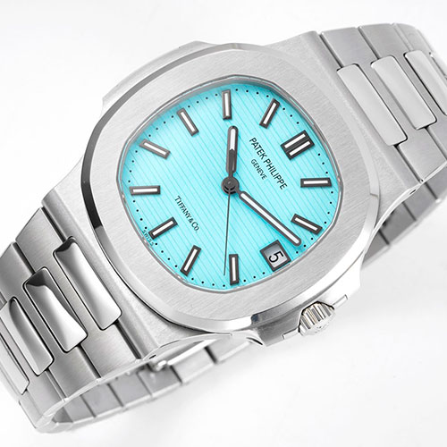 PATEK PHILIPPE 5711/1A-018 ノーチラス ティファニーブルー 高級腕時計