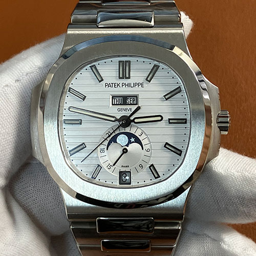 PATEK PHILIPPE 5726/1A-010 PPF製 ノーチラス アニュアルカレンダー PATEK PHILIPPE 5726/1A-010 PPF製 ノーチラス アニュアルカレンダー
