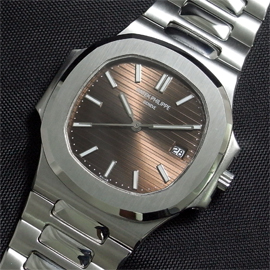 PATEK PHILIPPE ノーチラス Swiss 2824-2搭載 PATEK PHILIPPE ノーチラス Swiss 2824-2搭載