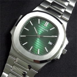 PATEK PHILIPPE ノーチラス Swiss 2824-2搭載 PATEK PHILIPPE ノーチラス Swiss 2824-2搭載