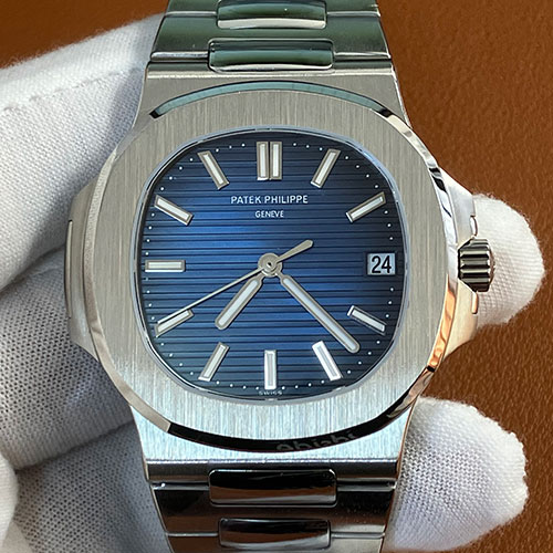 PATEK PHILIPPE 5711/1A-010 Noob工場 ノーチラス PATEK PHILIPPE 5711/1A-010 Noob工場 ノーチラス