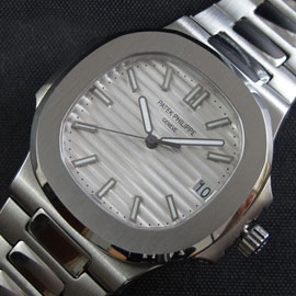 PATEK PHILIPPE ノーチラス ストライプホワイト文字盤 長く使える