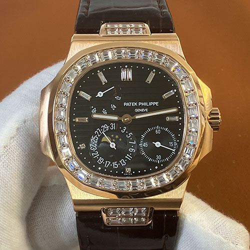 PATEK PHILIPPE 5724/12R ノーチラス ルビー 入手困難 最高品質 PATEK PHILIPPE 5724/12R ノーチラス ルビー 入手困難 最高品質