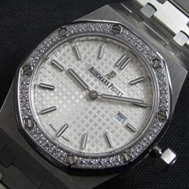 AUDEMARS PIGUET ロイヤルオーク 34mm クォーツ式 素敵な腕時計 AUDEMARS PIGUET ロイヤルオーク 34mm クォーツ式 素敵な腕時計