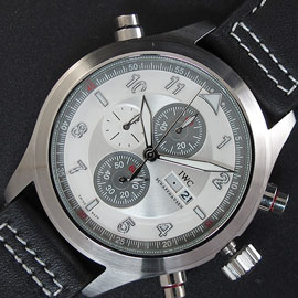 IWC パイロット クロノ スピットファイア クォーツ搭載