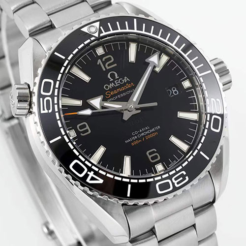 OMEGA 215.30.44.21.01.001 シーマスター プラネットオーシャン 600M 日本発売