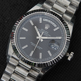 ROLEX 228239 デイデイト 40mm ストレート文字盤
